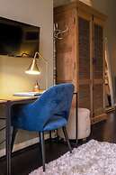 Zenzez Hotel & Lounge