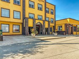 Monte Salerno Hotel & Suites