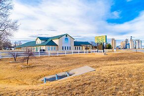 HomeTown Inn By OYO Texhoma, OK