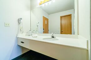 HomeTown Inn By OYO Texhoma, OK