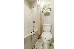 HomeTown Inn By OYO Texhoma, OK