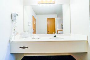 HomeTown Inn By OYO Texhoma, OK