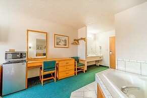 HomeTown Inn By OYO Texhoma, OK