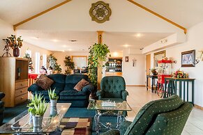 HomeTown Inn By OYO Texhoma, OK