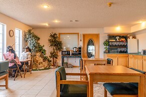 HomeTown Inn By OYO Texhoma, OK