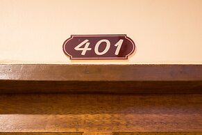 Hotel Grand Orchid Inn