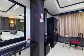 Hotel Grand Orchid Inn