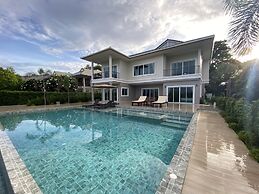 SeaRidge Hua Hin Resort & Pool Villa
