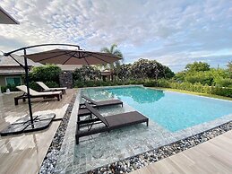 SeaRidge Hua Hin Resort & Pool Villa