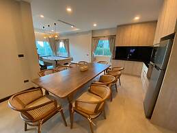 SeaRidge Hua Hin Resort & Pool Villa