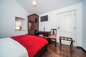 SUNce Palace Apartments with free offsite parking