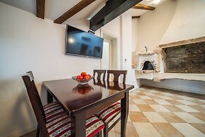 SUNce Palace Apartments with free offsite parking