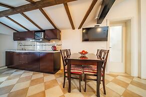 SUNce Palace Apartments with free offsite parking