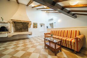 SUNce Palace Apartments with free offsite parking