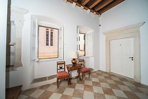 SUNce Palace Apartments with free offsite parking