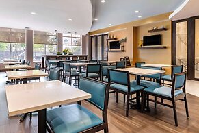 Comfort Suites Fort Lauderdale Airport South & Cruise Port