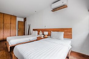 Jimbaran Balangan BeachFront Villa Nakar