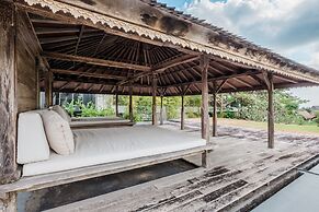 Jimbaran Balangan BeachFront Villa Nakar