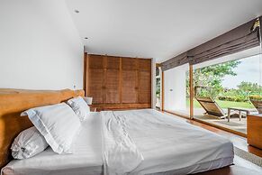 Jimbaran Balangan BeachFront Villa Nakar