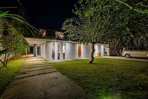 Jimbaran Balangan BeachFront Villa Nakar