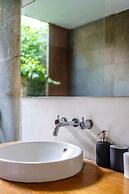 Jimbaran Balangan BeachFront Villa Nakar