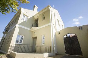Globe Apartments