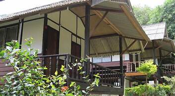 Pooltrap Village Bungalow
