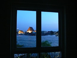 Aurum The River Place