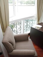 Aurum The River Place