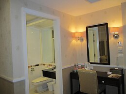 Aurum The River Place