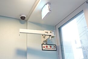 Rainbow Hotel Myeongdong