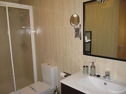 Life Apartments Alameda Colon