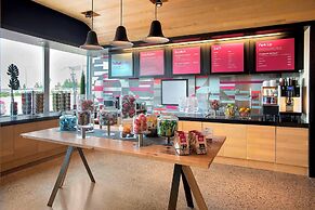 Aloft Buffalo Airport