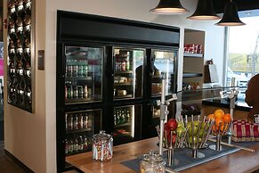 Aloft Buffalo Airport