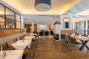 Bayer 89 Vi Vadi Hotel