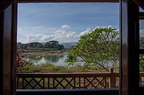 Riverside @ Hsipaw Resort