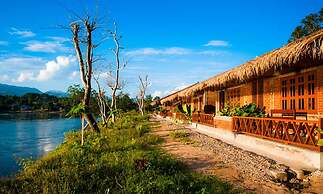 Riverside @ Hsipaw Resort