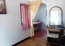 Baan Rim Lay Lipa Noi