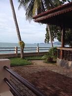 Baan Rim Lay Lipa Noi