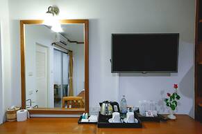 Hua Hin White Villa