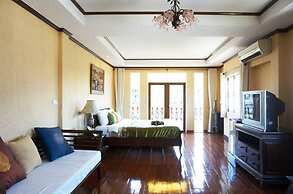 Hua Hin White Villa