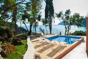 Blue Princess Beach Hotel & Suites