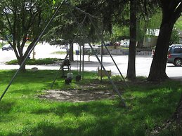 Wapiti Self-Service Lodge