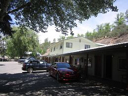 Wapiti Self-Service Lodge