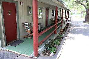 Wapiti Self-Service Lodge