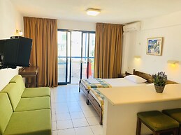 Kassavetis Center - Hotel Studios & Apartments