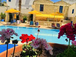 Kassavetis Center - Hotel Studios & Apartments