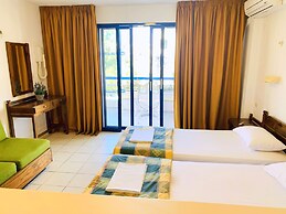 Kassavetis Center - Hotel Studios & Apartments