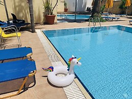 Kassavetis Center - Hotel Studios & Apartments