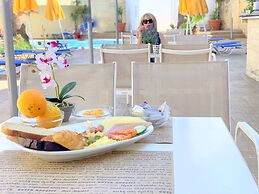 Kassavetis Center - Hotel Studios & Apartments